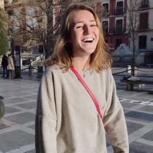 Meet your Posher, Mia